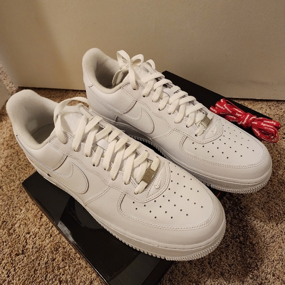 Nike Air Force 1 X Supreme - Picture 2 of 11